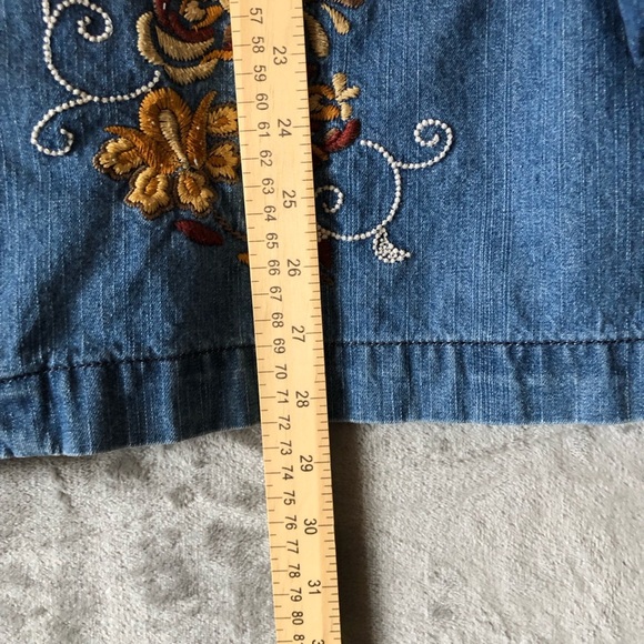 Classic Elements Women Denim Top Size 20-22W Embroidered Floral Bohemian - Picture 13 of 16